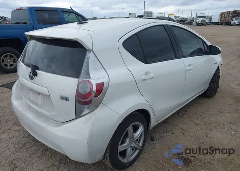 2012 Toyota Prius C Three из США, поврежденный, VIN JTDKDTB30C1020687